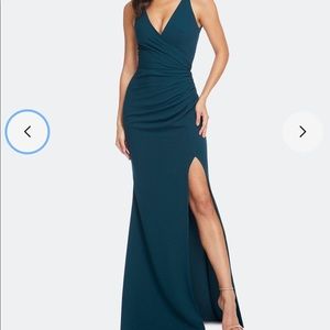 Dress the Population- Jordan Gown size 6 (M)- In the color “Pine”